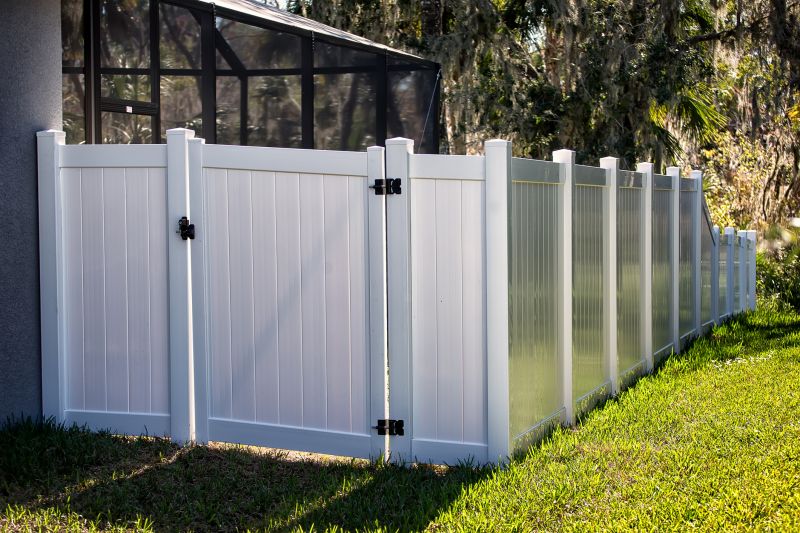 Vinyl Fence with Gate